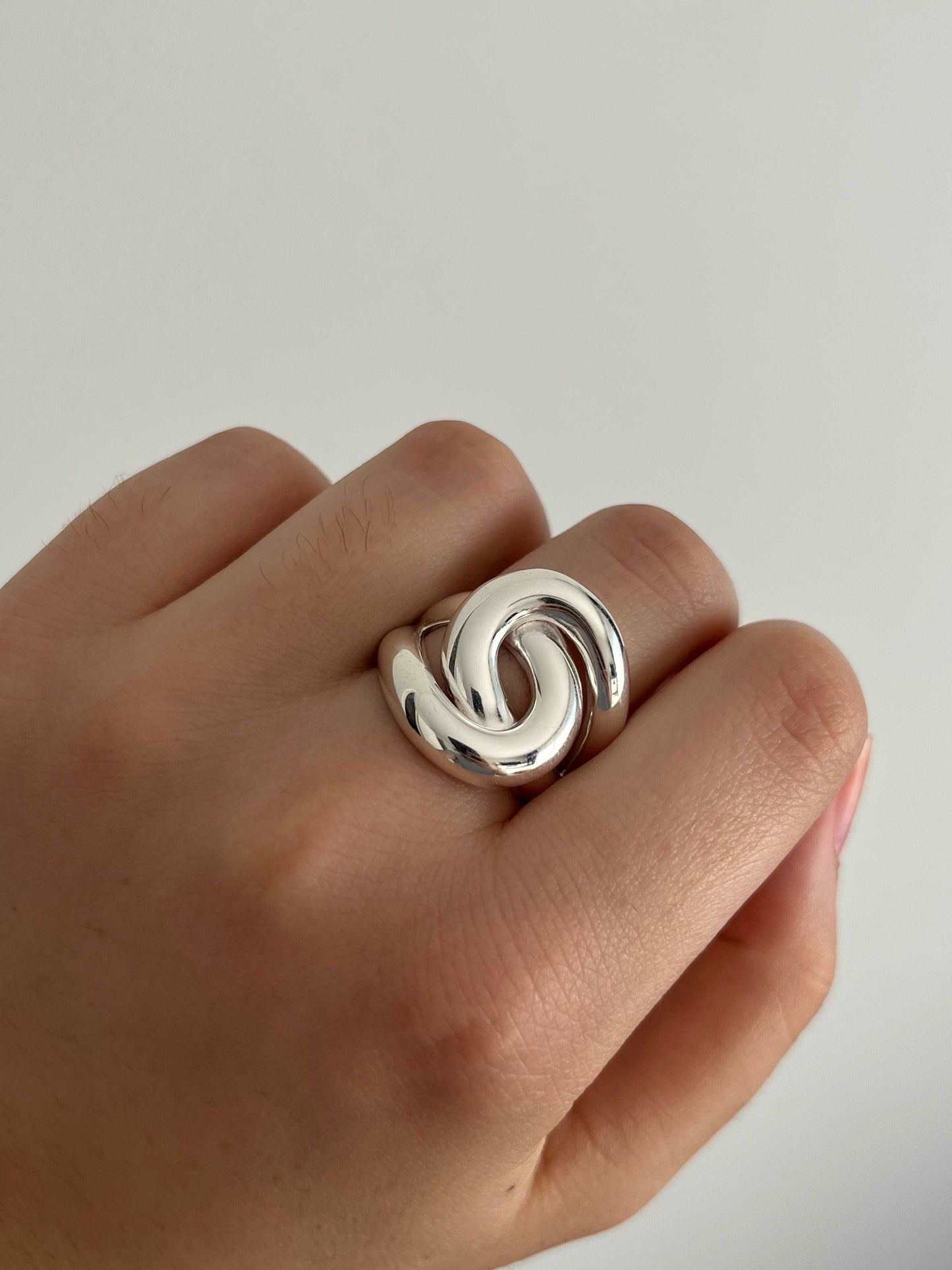 Line - Bague entrelacée en Argent - Yasmeen Jewelry